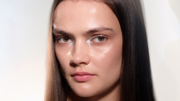 9 Best Hydrating Shampoos and Conditioners for Dry Hair